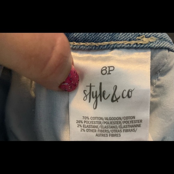 Style and Co Curvy Capri’s - Picture 4 of 4